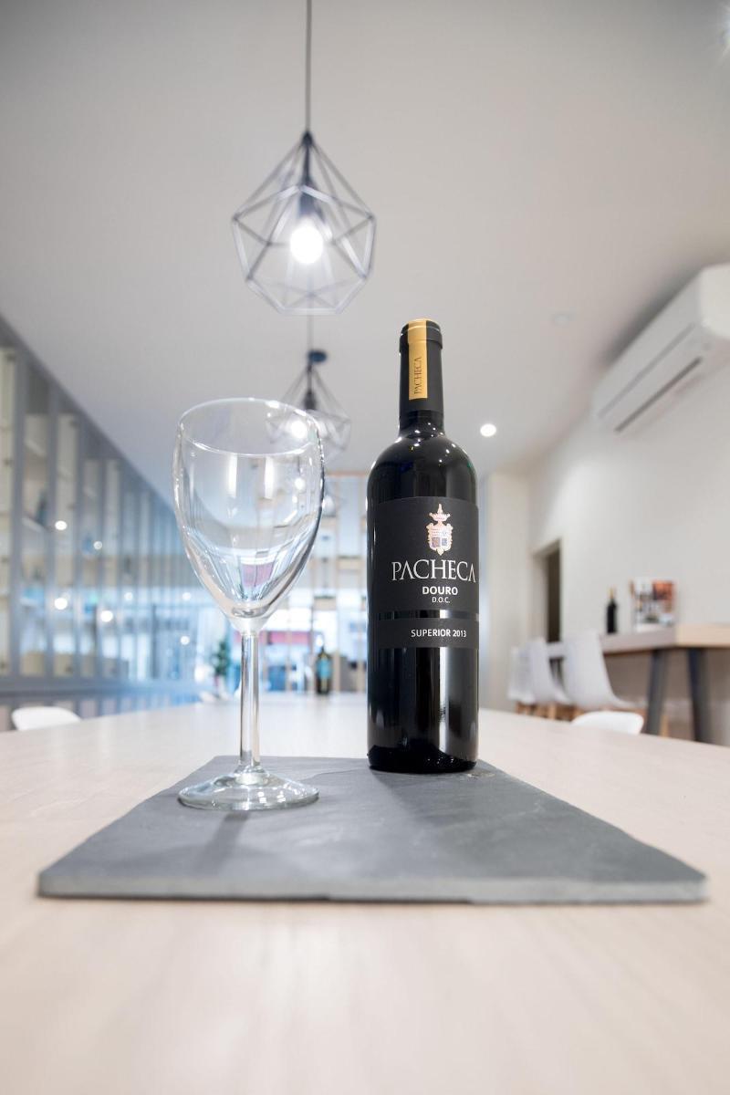 Almada Wine House - Tourism Apartments Porto Exterior foto