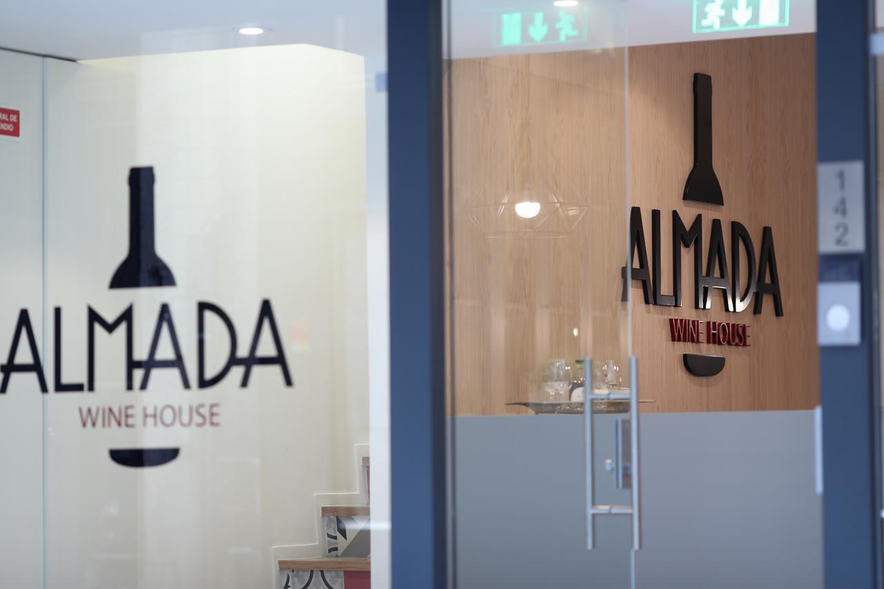 Almada Wine House - Tourism Apartments Porto Exterior foto